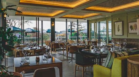 Old Oak Restaurant .